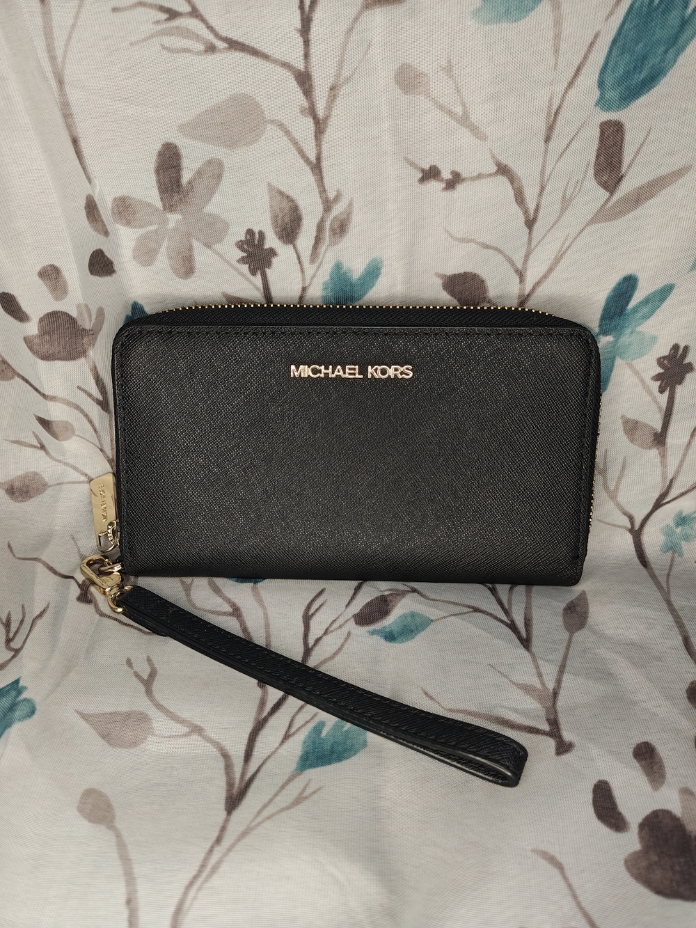 Michael Kors Zip-around Phone Wallet Black Saffiano Leather